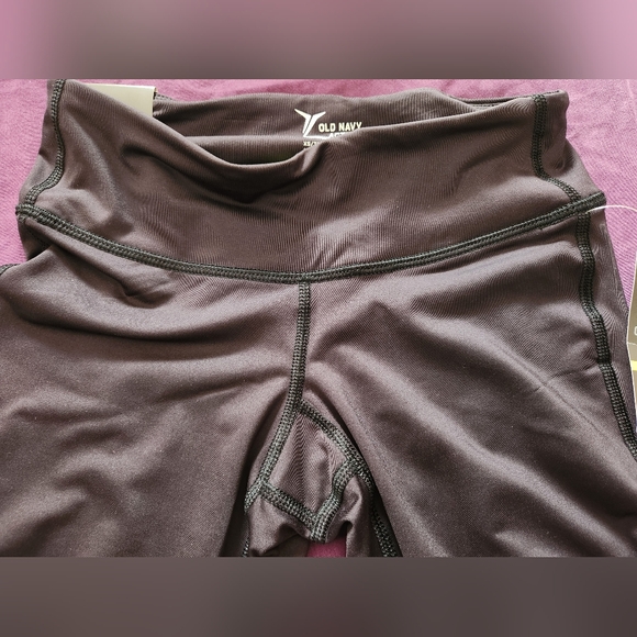 Old navy active leggings workout - Picture 5 of 5